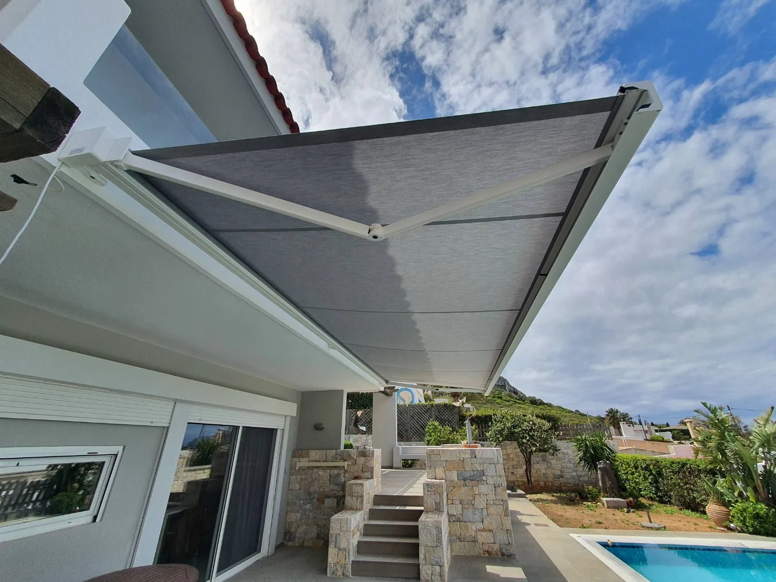 Cassette awning installation 1