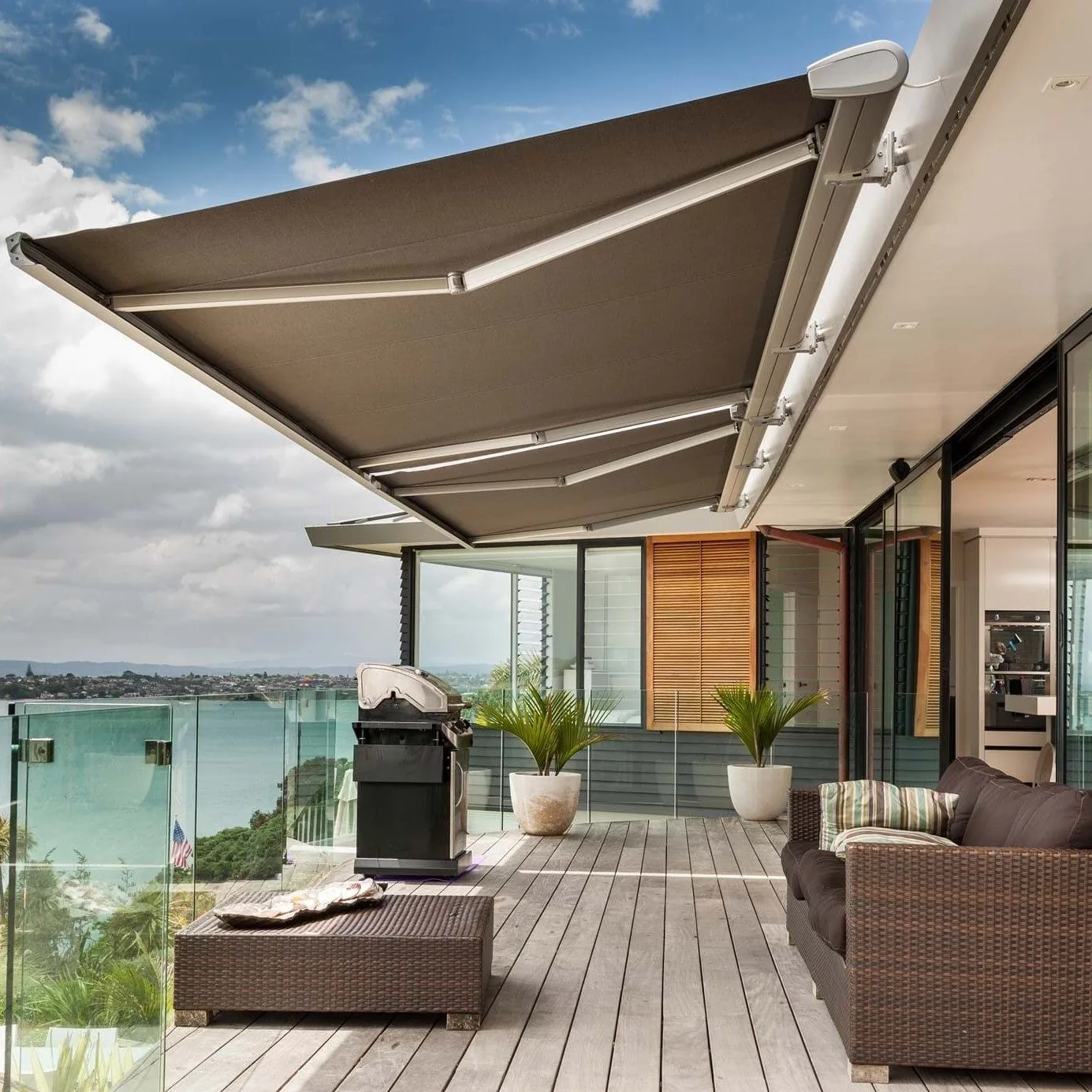 Cassette awning installation 7