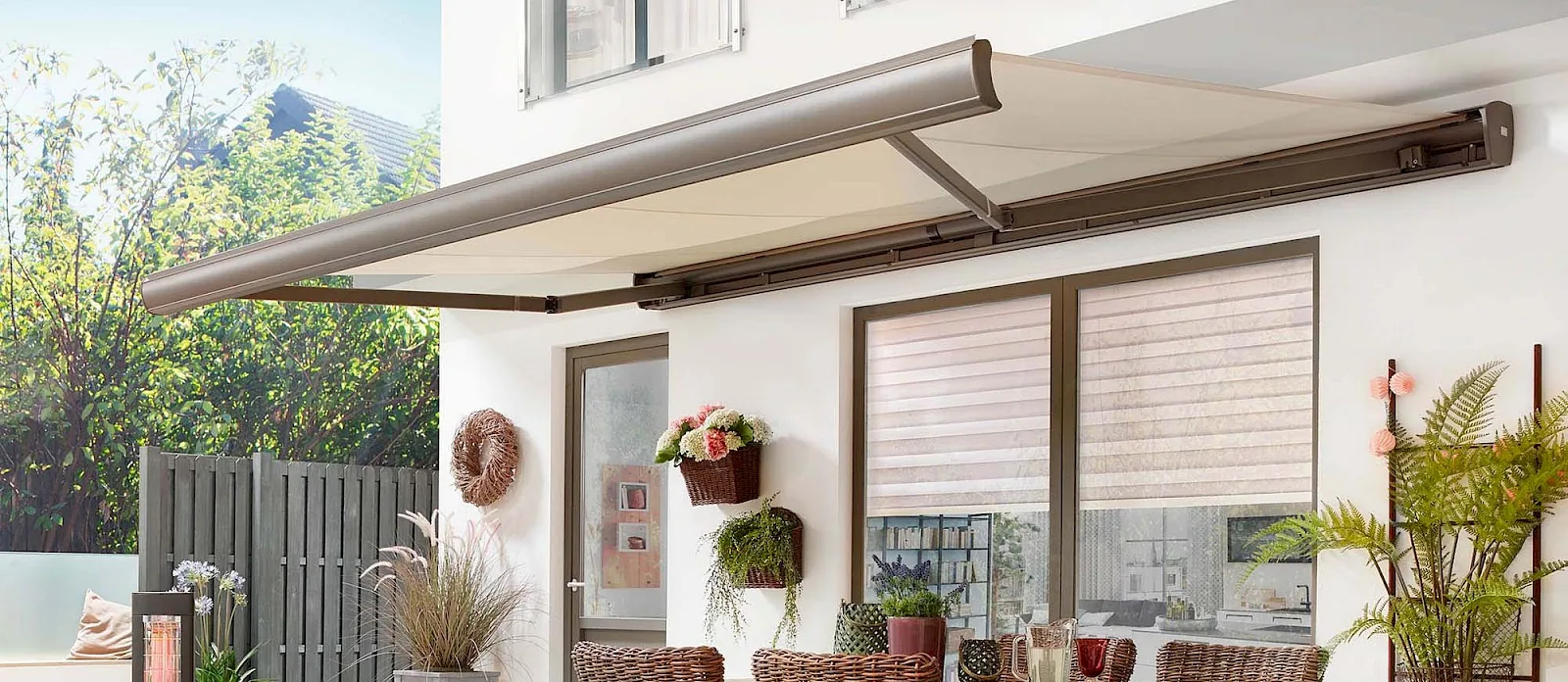 Cassette awning installation 10
