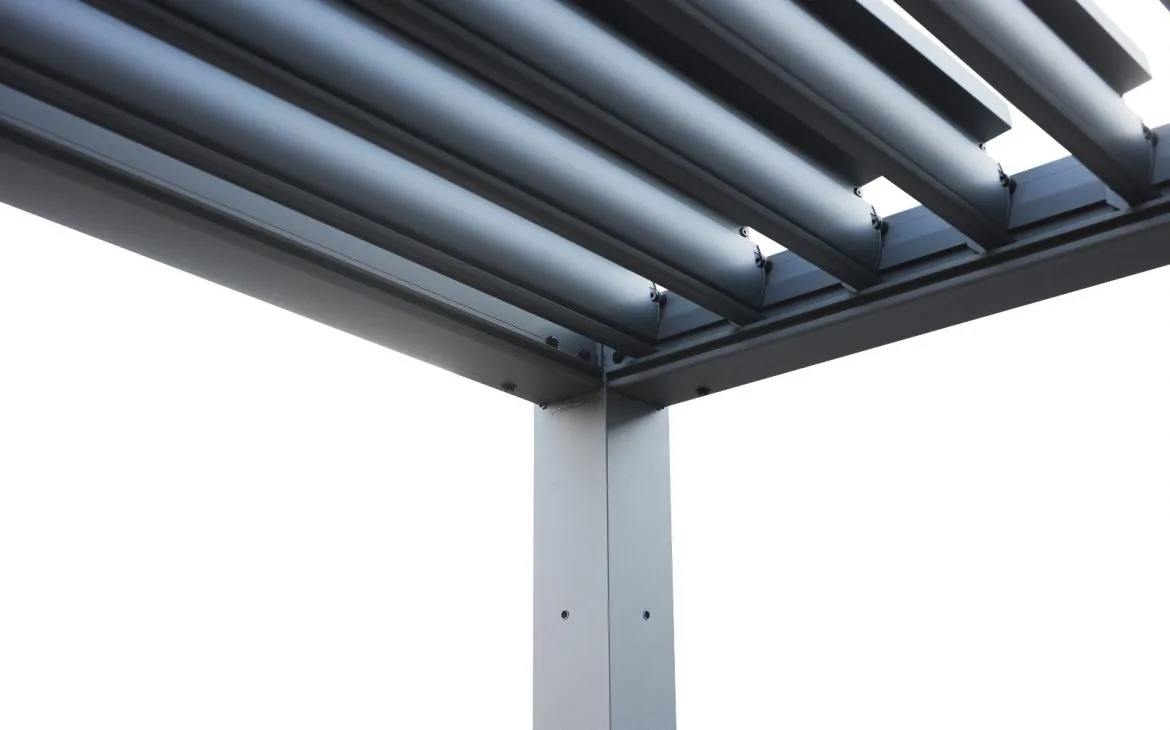 Manual bioclimatic pergola installation 3