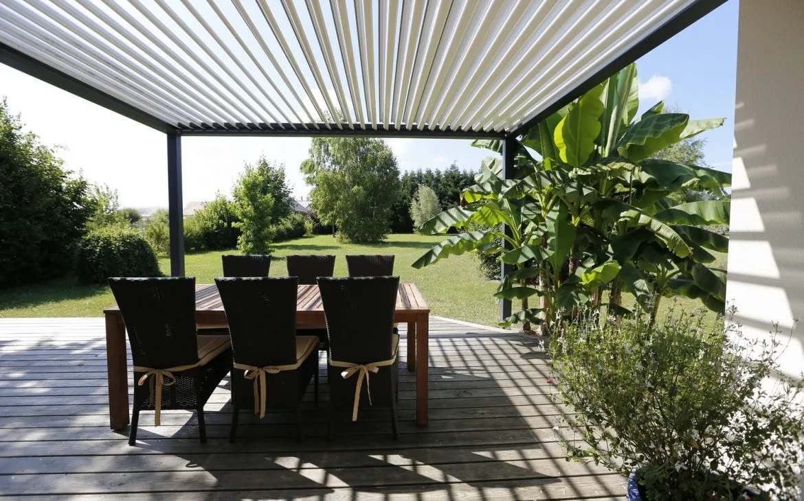 Bioclimatic pergola installation 6
