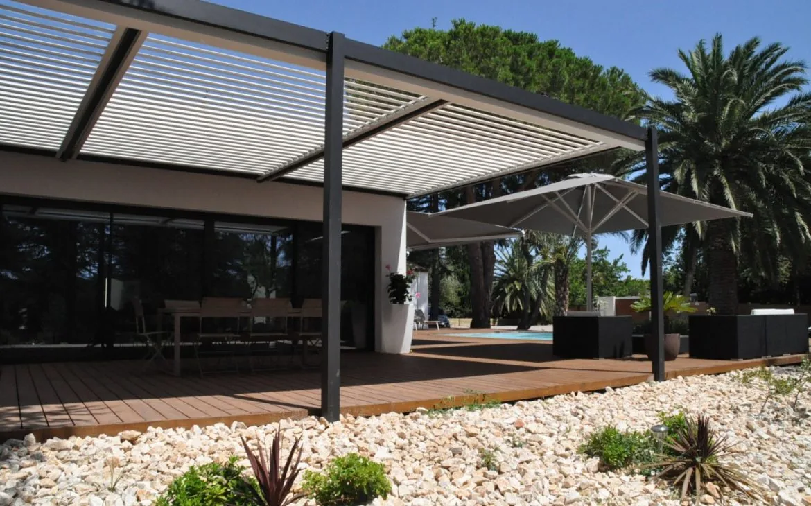 Bioclimatic pergola installation 9