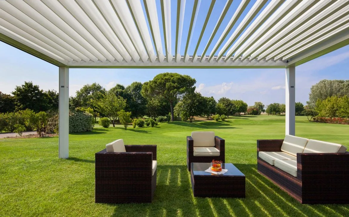 Bioclimatic pergola installation 14