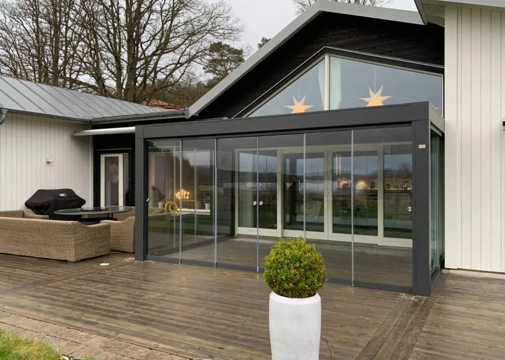 Frameless glass enclosure installation 9
