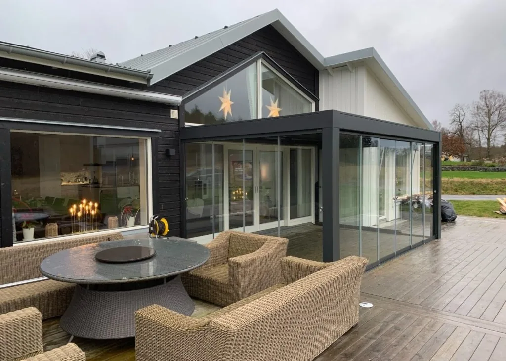 Frameless glass enclosure installation 12