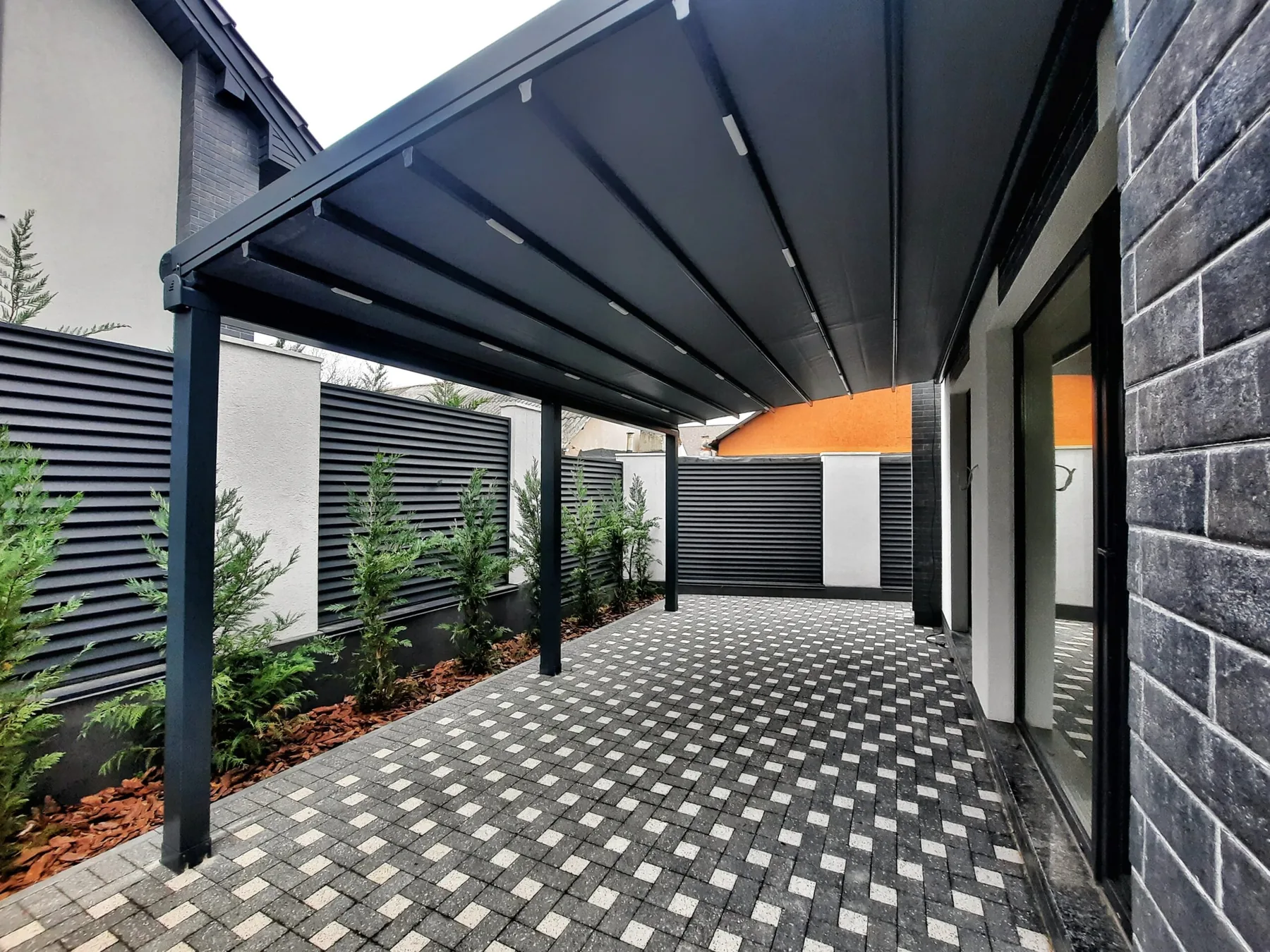 Retractable pergola roof installation 1