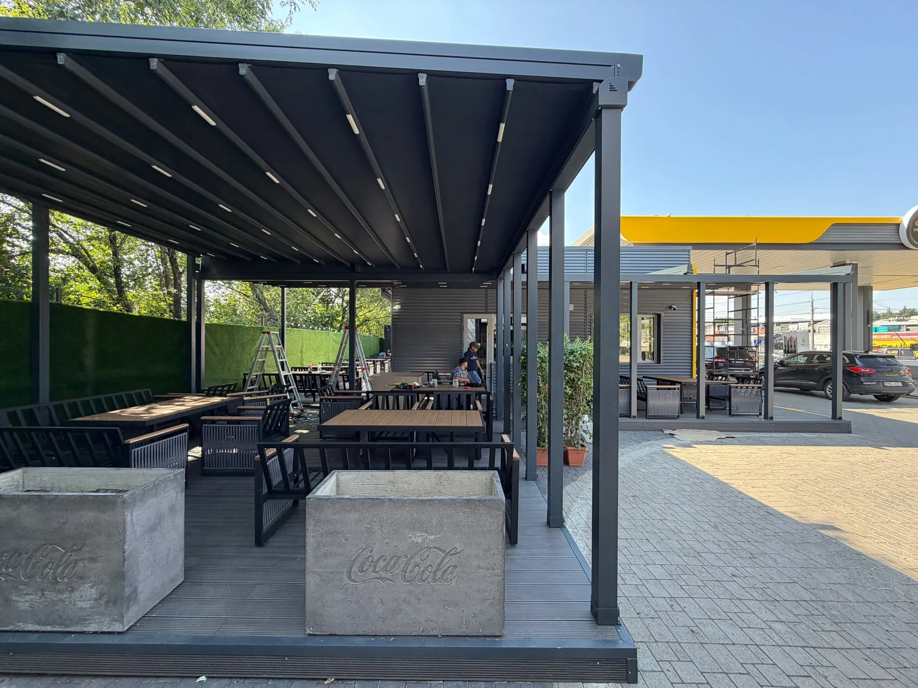 Retractable pergola roof installation 3