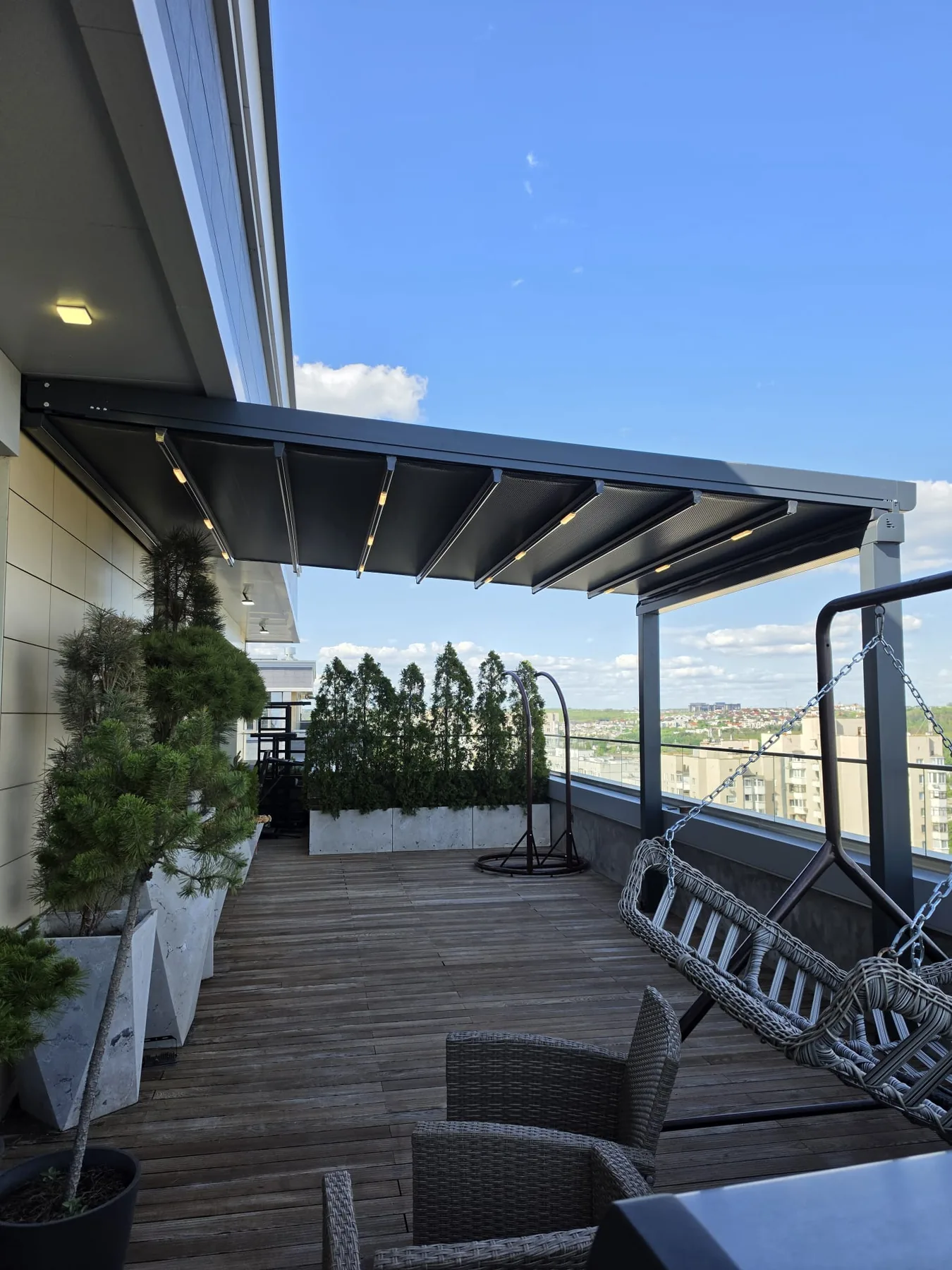 Retractable pergola roof installation 7