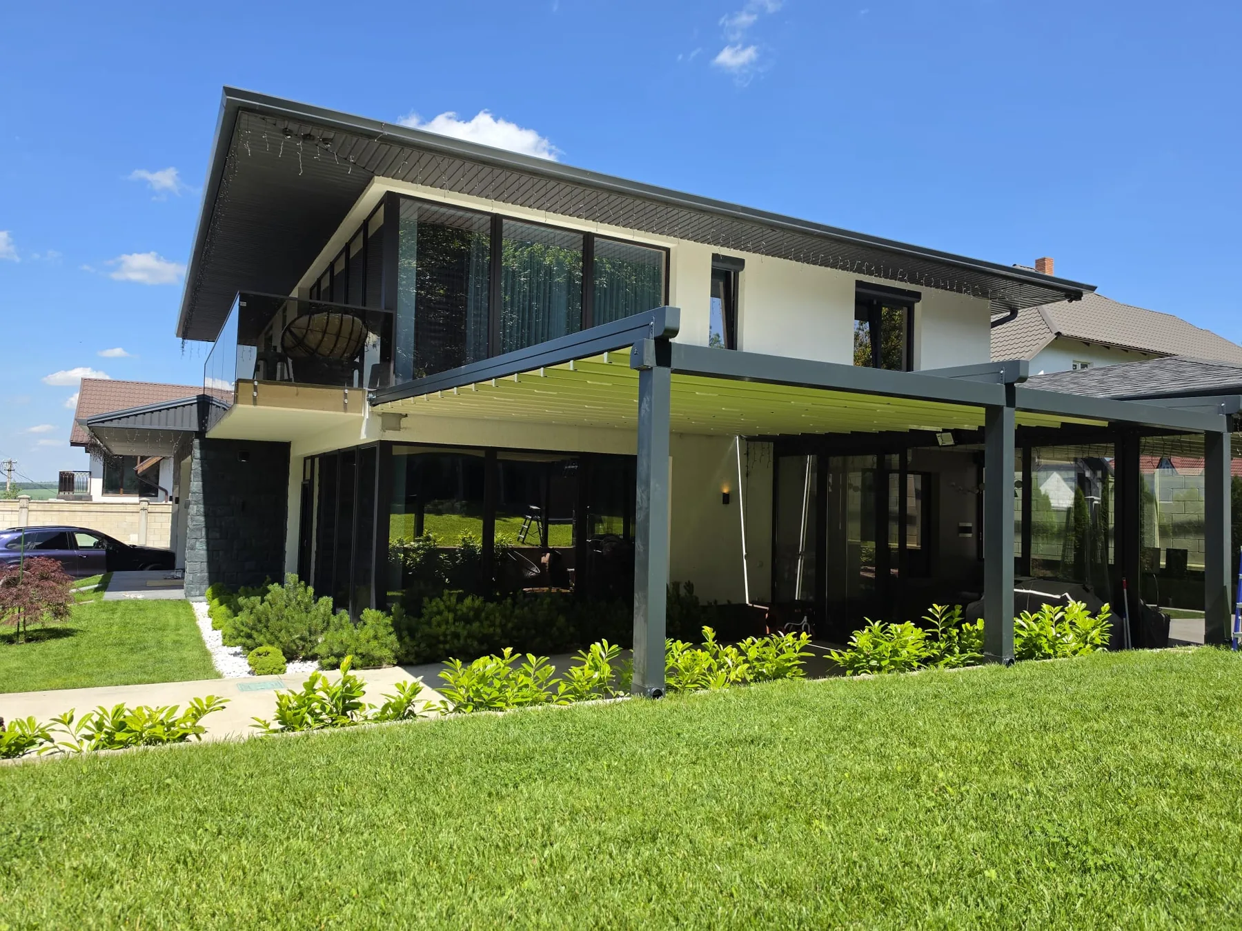 Retractable pergola roof installation 15